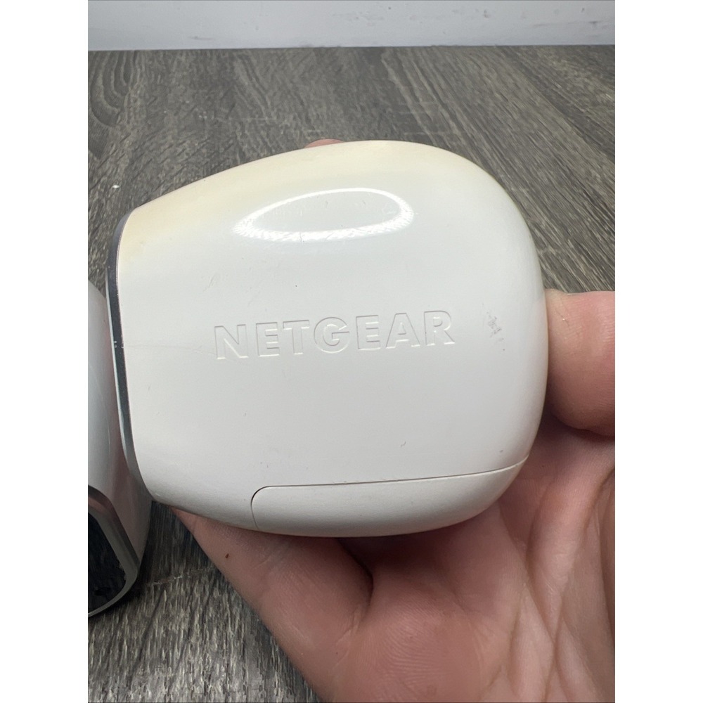 Netgear Arlo VMC3030 Wireless HD Security Camera Lot 2 White Indoor Outdoor Add - Picture 7 of 16